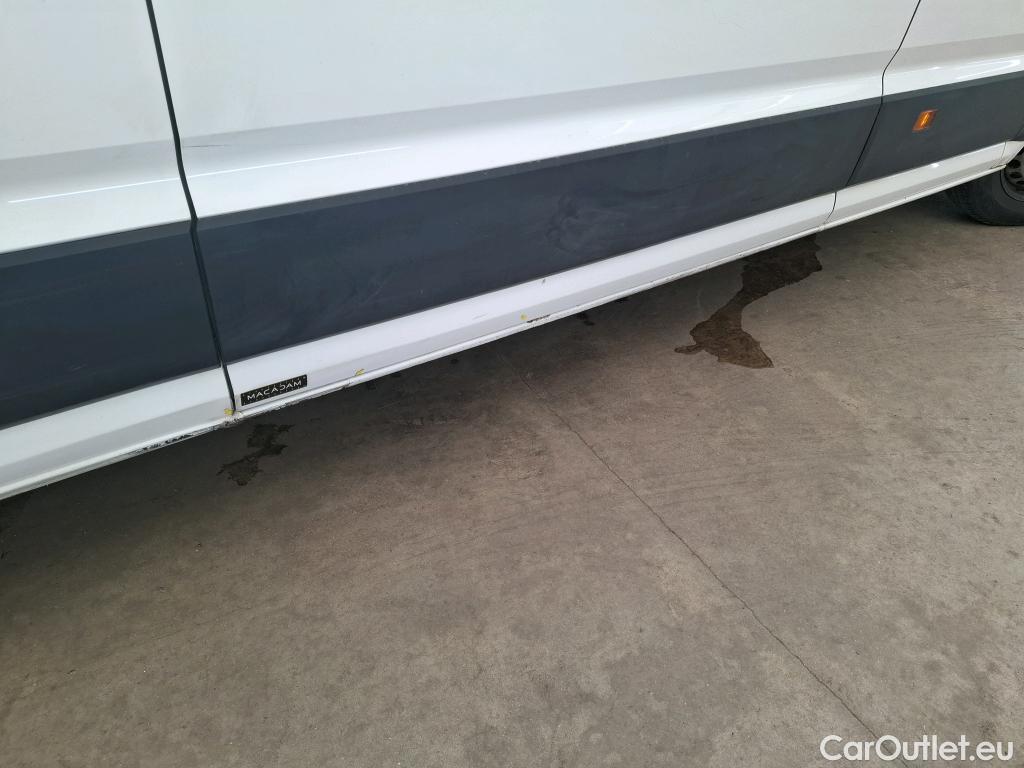  Volkswagen  Crafter  Fourgon 35 Fourgon L4H3 FWD 2.0 TDI 140CV BVM6 E6 #15