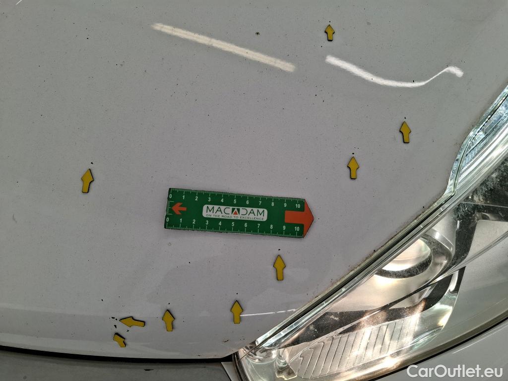  Peugeot  208 PEUGEOT  / 2015 / 5P / Berline &BLUEHDI 100 S&S ALLURE BUSINESS #2