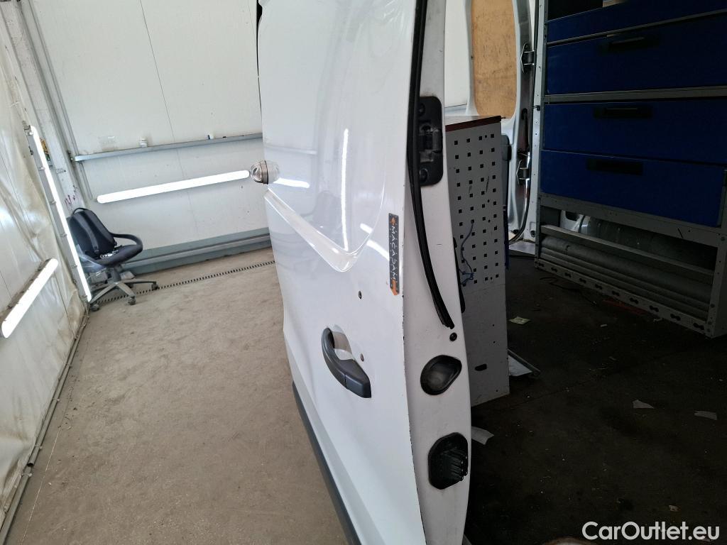  Renault  Trafic  Furgon Grand Confort L2H2 1200 1.6 dCi 125CV BVM6 E6 #101