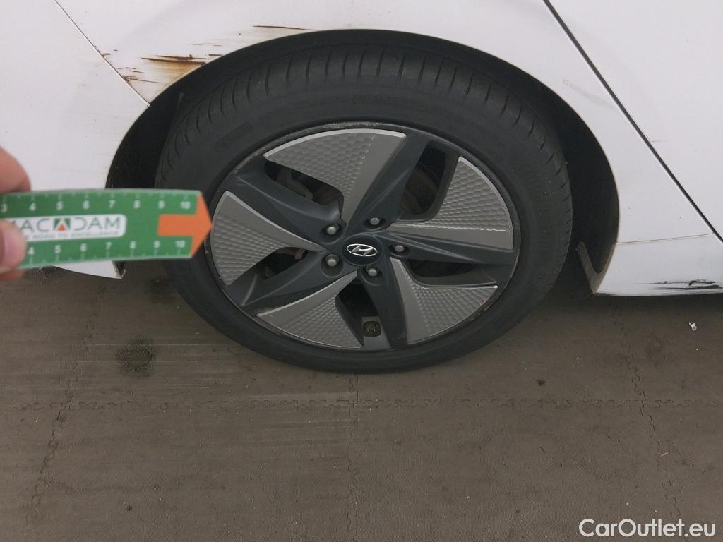  Hyundai   Ioniq HYUNDAI / 2019 / 5P / berlina con portón 1.6 GDI HEV Tecno DCT #35