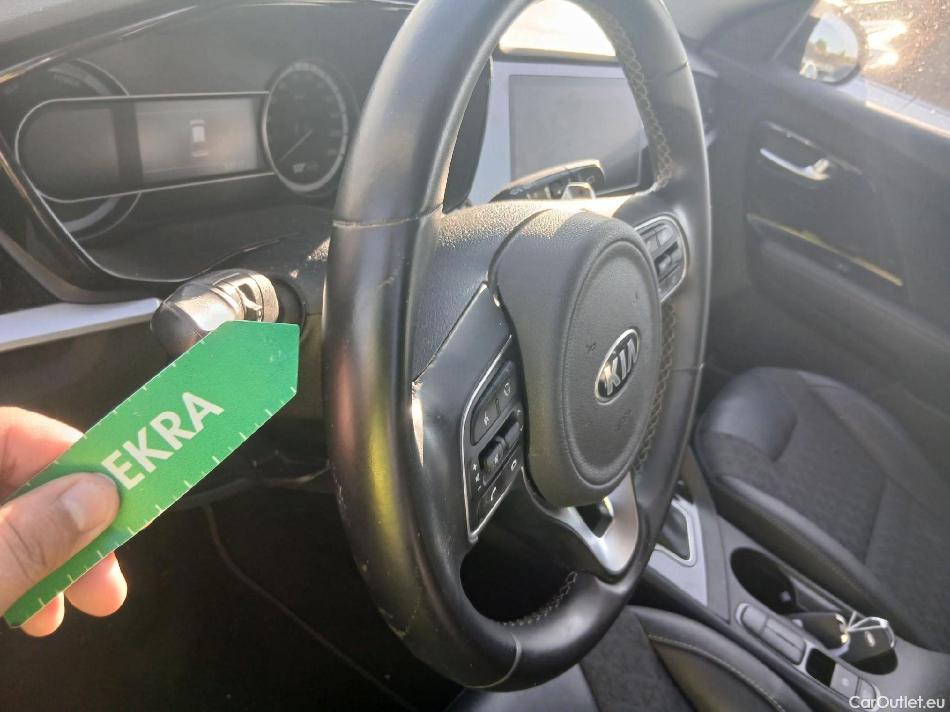  KIA  Niro KIA  / 2019 / 5P / crossover 1.6 GDi HEV 104kW (141CV) Drive #3