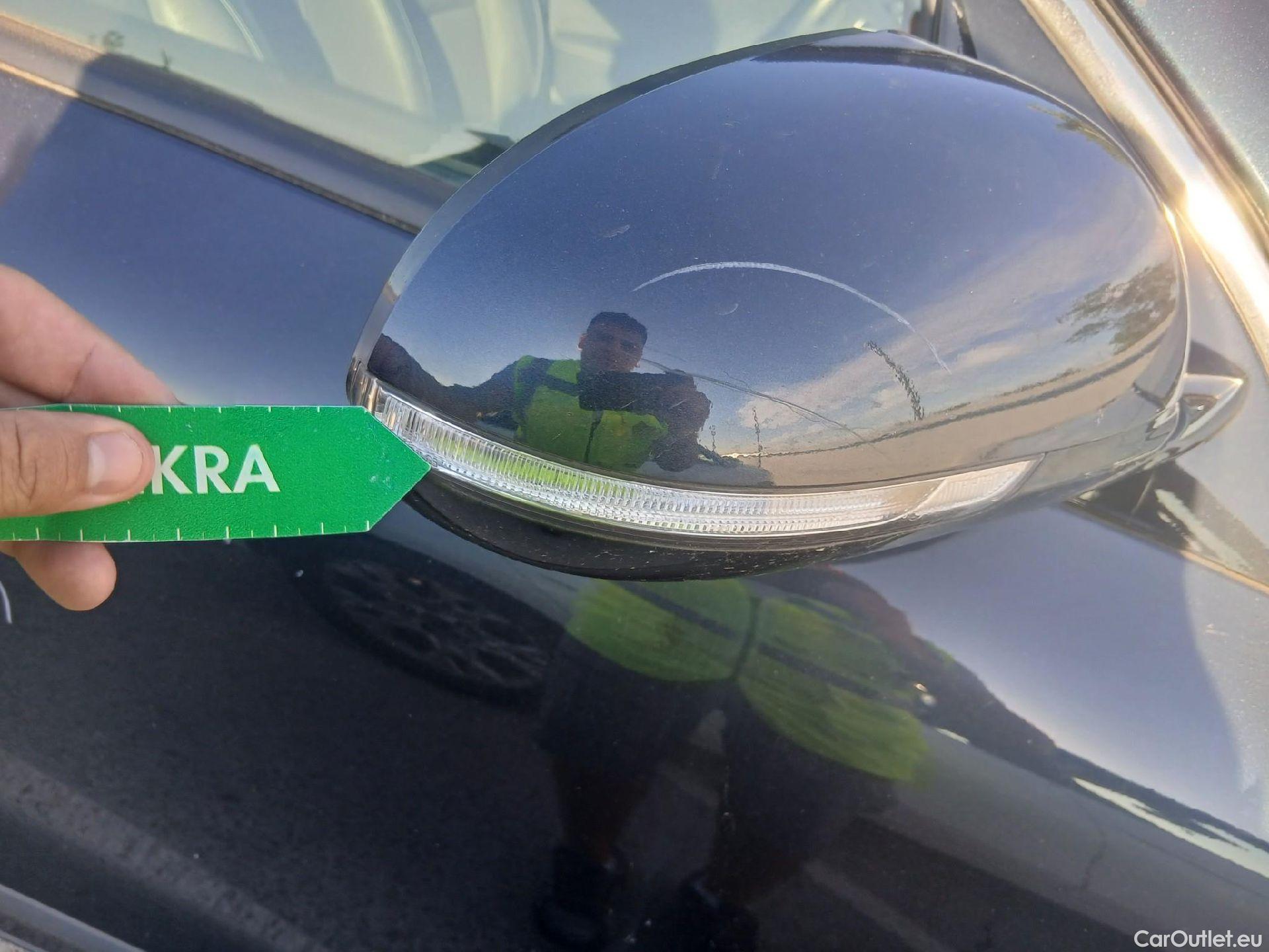  KIA  Niro KIA  / 2019 / 5P / crossover 1.6 GDi HEV 104kW (141CV) Drive #38
