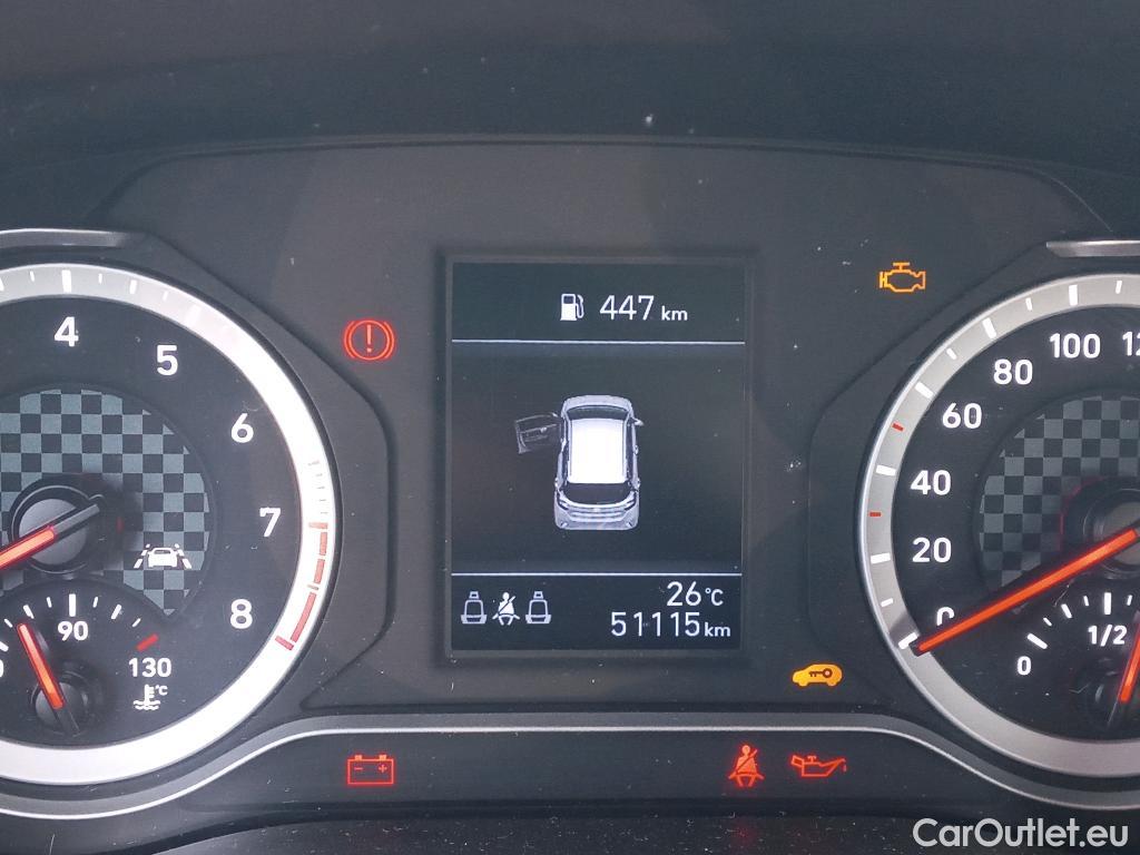  Hyundai  i10 HYUNDAI  / 2020 / 5P / berlina con portón 1.0 Klass #21