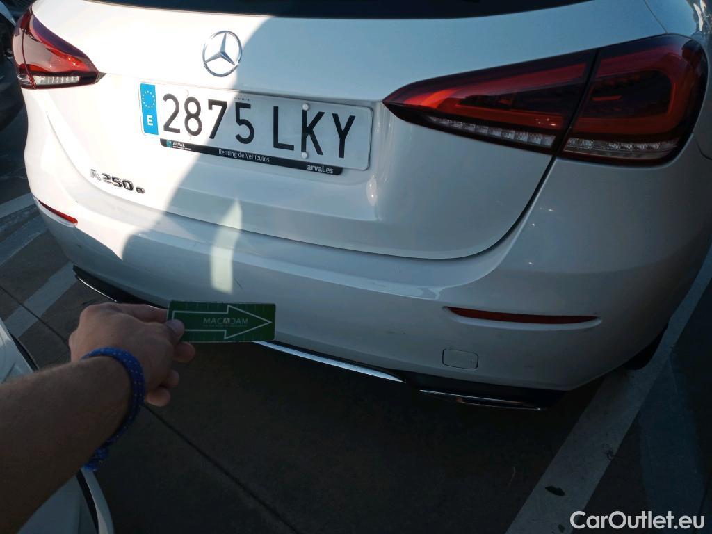  Mercedes  A-Klasse MERCEDES-BENZ Clase A / 2018 / 5P / berlina con portón A 250 e #15