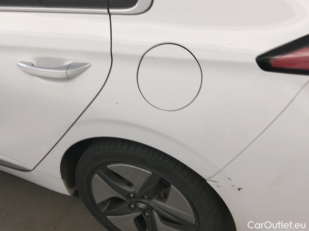  Hyundai   Ioniq HYUNDAI / 2019 / 5P / berlina con portón 1.6 GDI HEV Tecno DCT #9