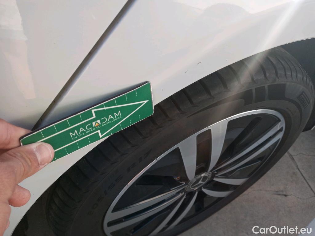  Mercedes  A-Klasse MERCEDES-BENZ Clase A / 2018 / 5P / berlina con portón A 250 e #20