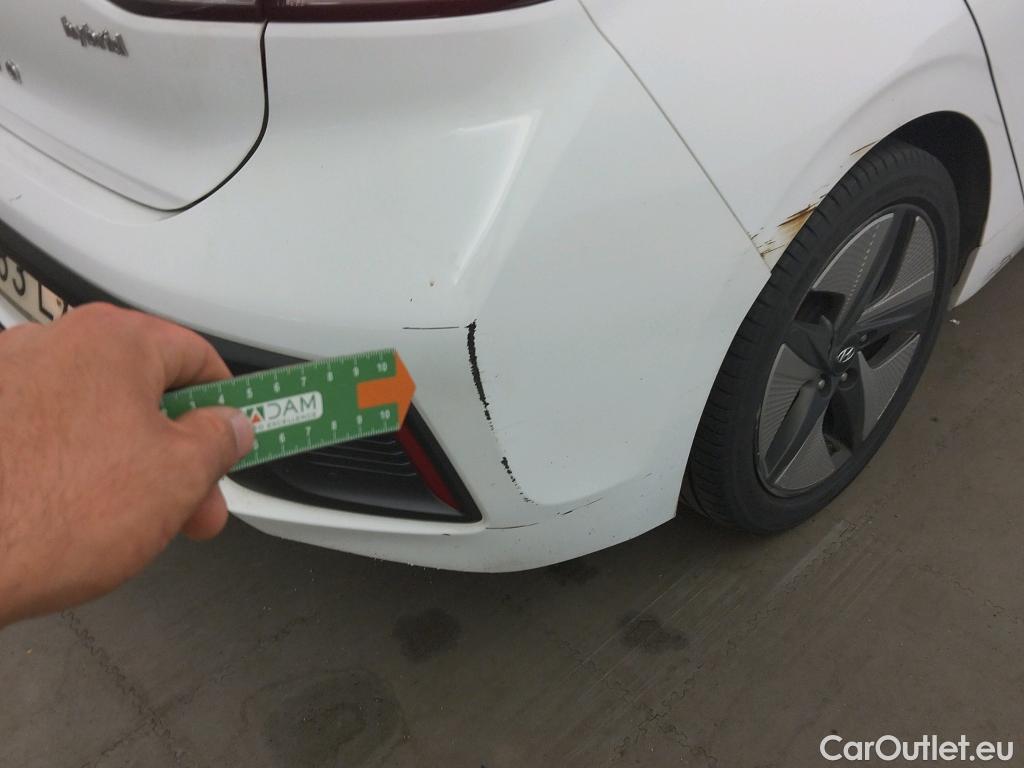  Hyundai   Ioniq HYUNDAI / 2019 / 5P / berlina con portón 1.6 GDI HEV Tecno DCT #18