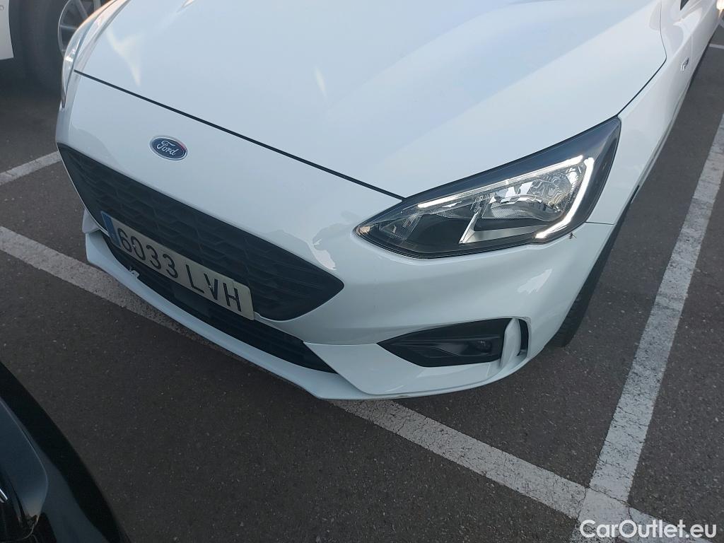 Ford  Focus FORD  / 2018 / 5P / berlina con portón 1.0 Ecoboost MHEV 92kW ST-Line #27