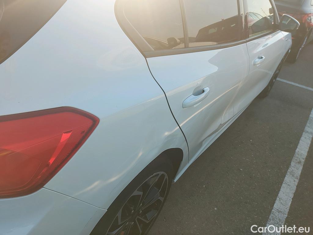  Ford  Focus FORD  / 2018 / 5P / berlina con portón 1.0 Ecoboost MHEV 92kW ST-Line #3