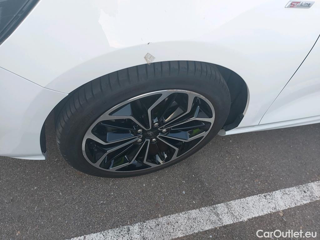  Ford  Focus FORD  / 2018 / 5P / berlina con portón 1.0 Ecoboost MHEV 92kW ST-Line #11