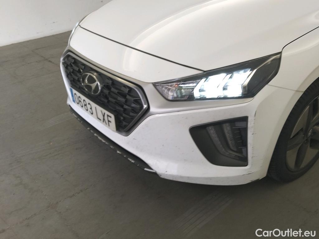  Hyundai   Ioniq HYUNDAI / 2019 / 5P / berlina con portón 1.6 GDI HEV Tecno DCT #40