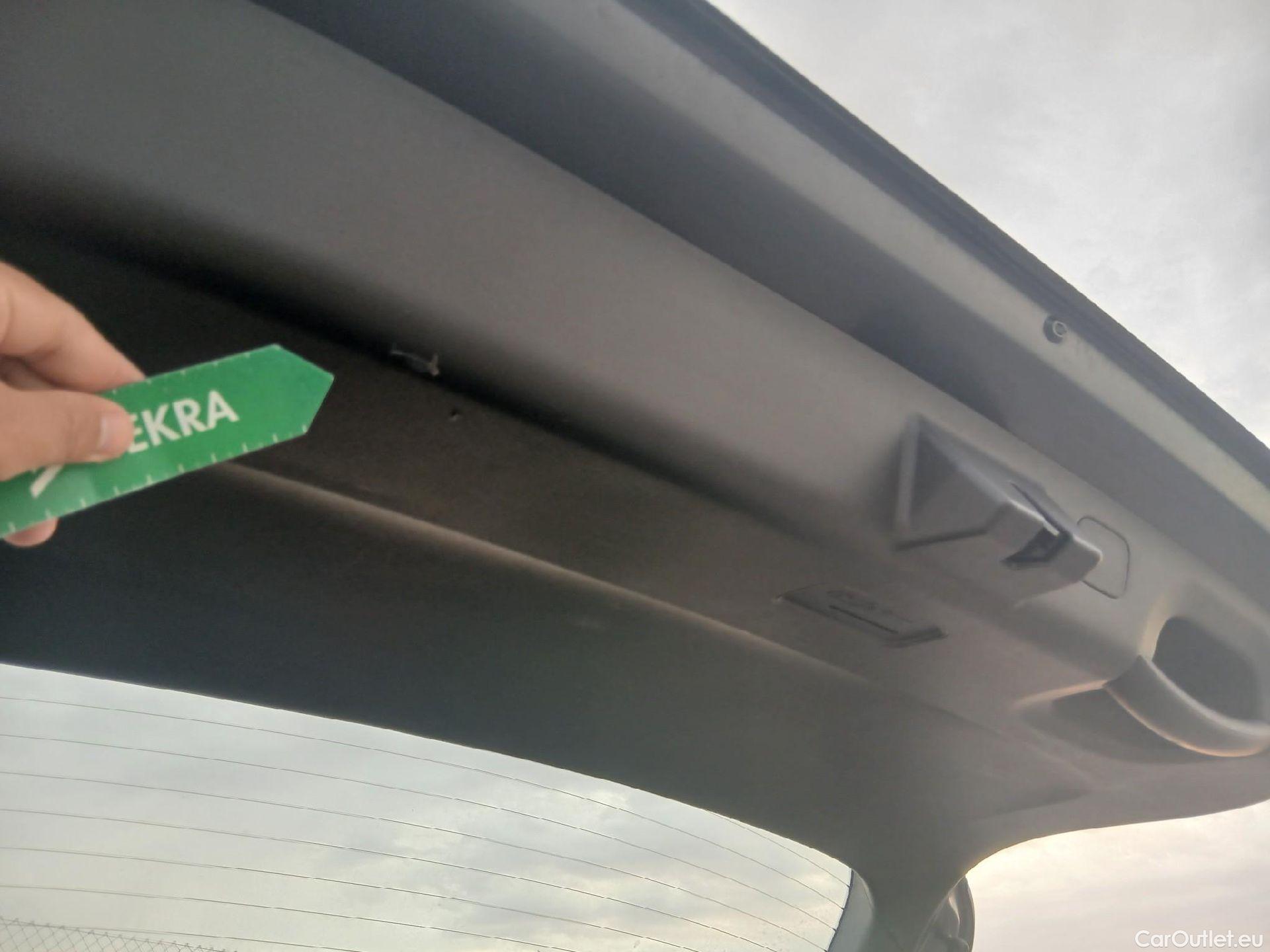  Hyundai  Konna HYUNDAI Kona / 2023 / 5P / todoterreno 1.6 GDI HEV Maxx DCT #2