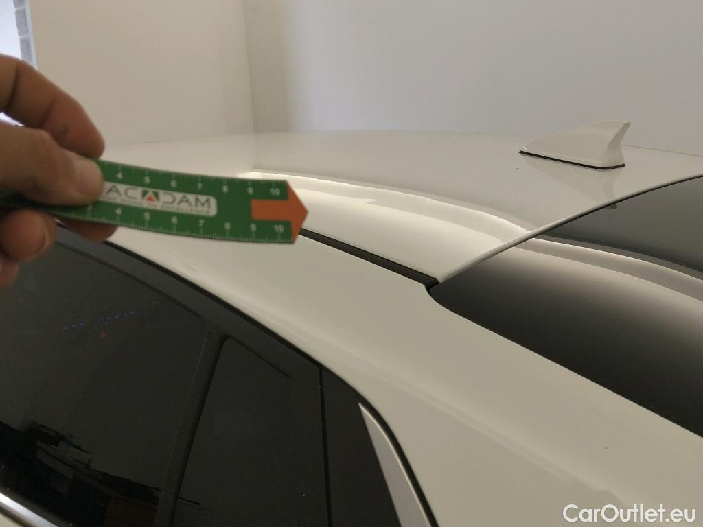  Hyundai   Ioniq HYUNDAI / 2019 / 5P / berlina con portón 1.6 GDI HEV Tecno DCT #8
