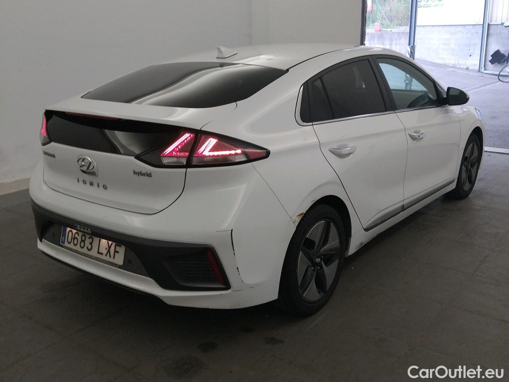  Hyundai   Ioniq HYUNDAI / 2019 / 5P / berlina con portón 1.6 GDI HEV Tecno DCT #17