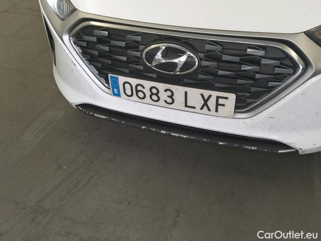  Hyundai   Ioniq HYUNDAI / 2019 / 5P / berlina con portón 1.6 GDI HEV Tecno DCT #48