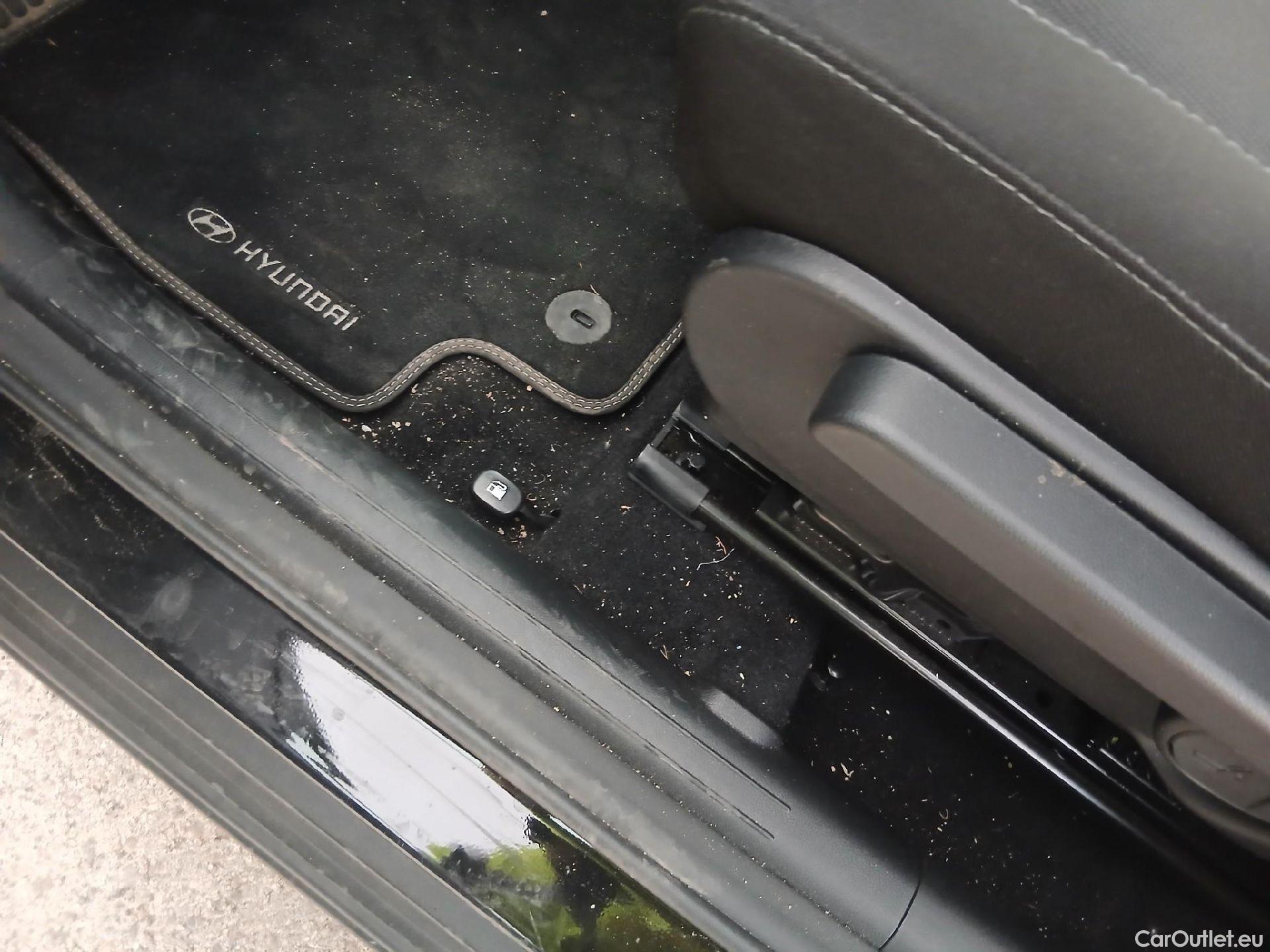  Hyundai  Konna HYUNDAI Kona / 2023 / 5P / todoterreno 1.6 GDI HEV Maxx DCT #4