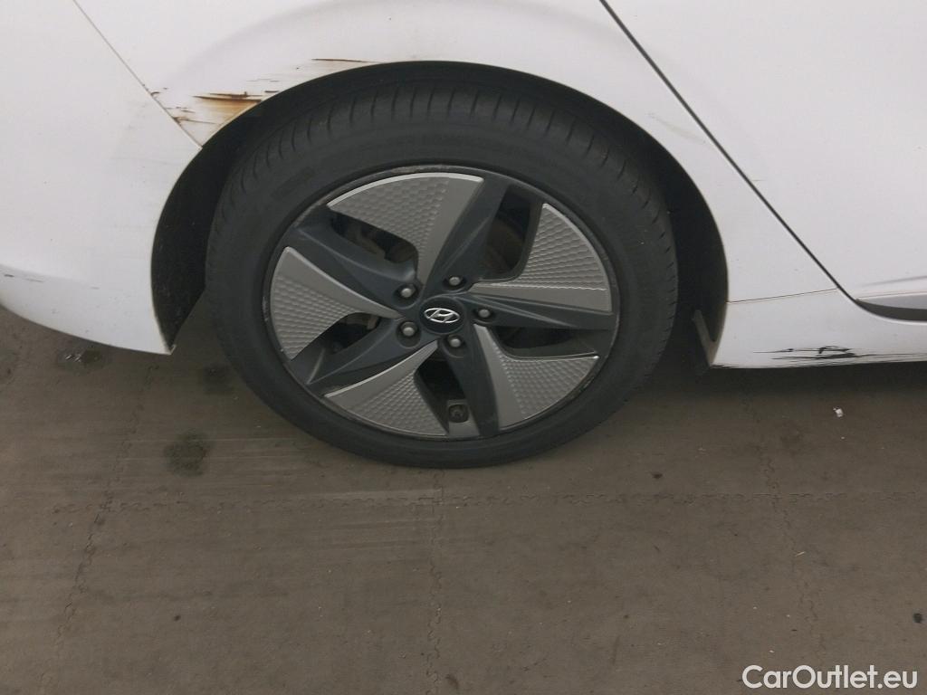  Hyundai   Ioniq HYUNDAI / 2019 / 5P / berlina con portón 1.6 GDI HEV Tecno DCT #34