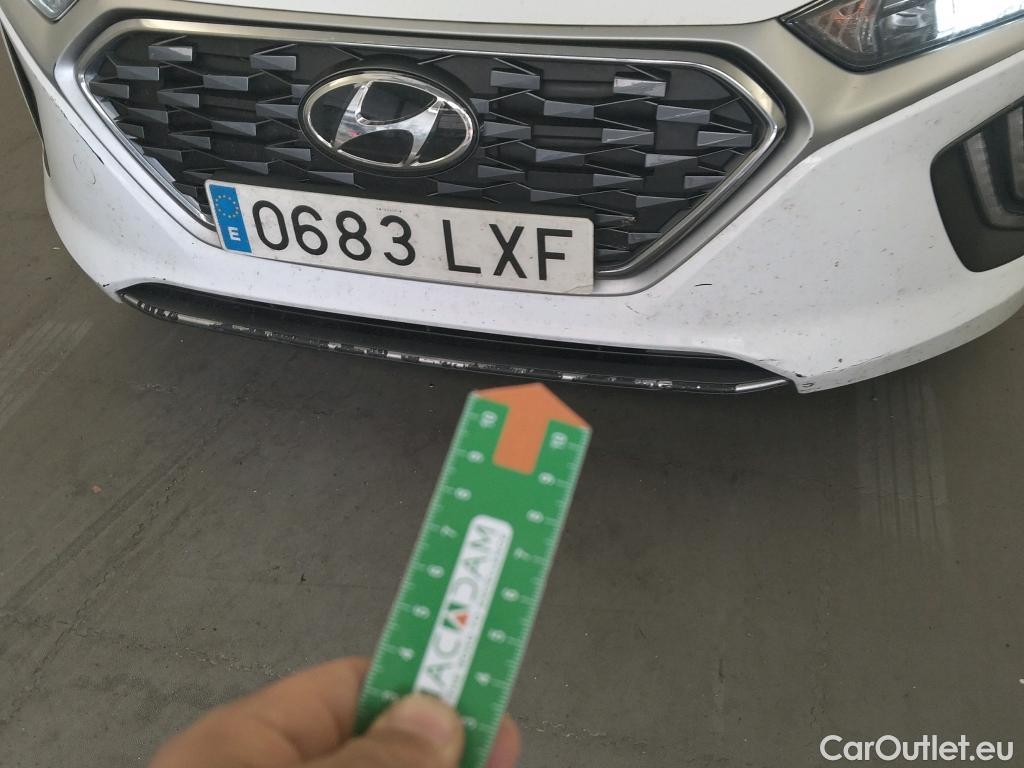  Hyundai   Ioniq HYUNDAI / 2019 / 5P / berlina con portón 1.6 GDI HEV Tecno DCT #37