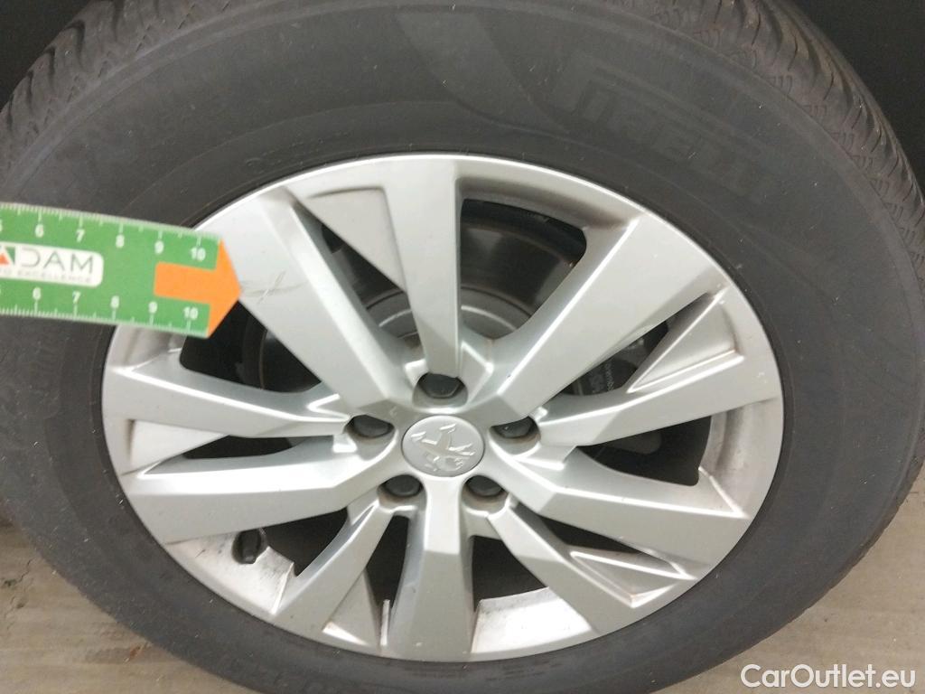  Peugeot  3008  Active Pack 1.5 HDi 130CV AT8 E6d #16