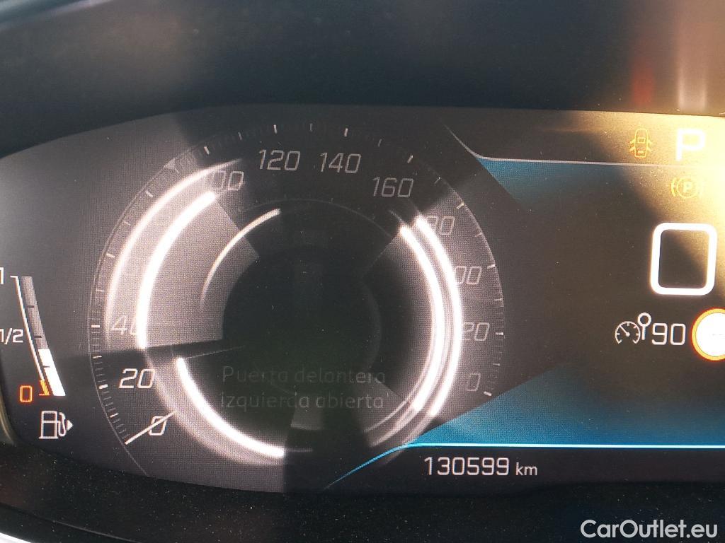  Peugeot  3008 PEUGEOT  / 2020 / 5P / todoterreno 1.5 BlueHDi 96kW S&S Active Pack EAT8 #38