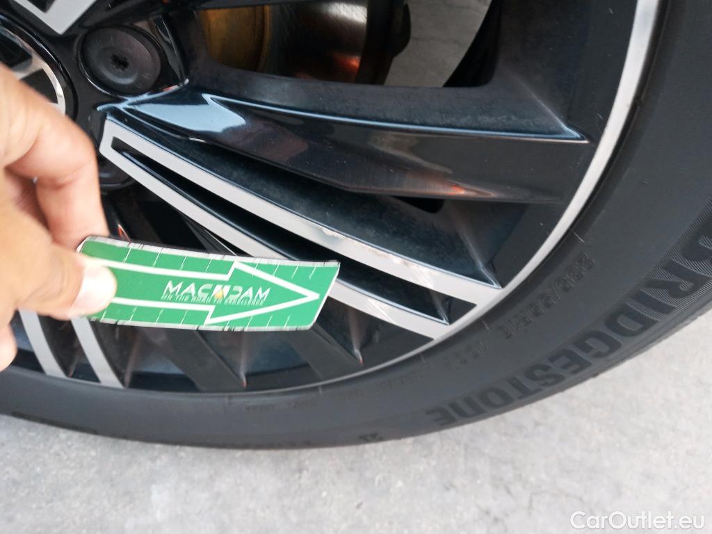  Volkswagen  Tiguan VOLKSWAGEN  / 2020 / 5P / todoterreno Life 2.0 TDI 90kW (122CV) #3