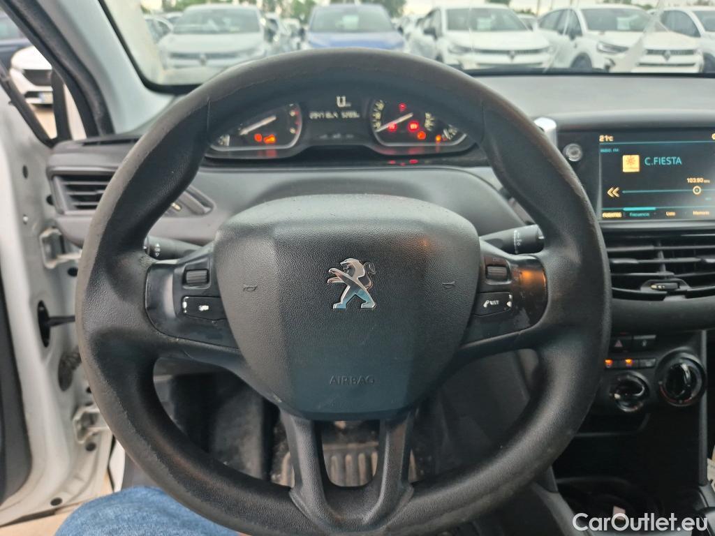  Peugeot  208 PEUGEOT  / 2015 / 5P / berlina con portón 5P ACTIVE BlueHDi 73kW (100CV) #1