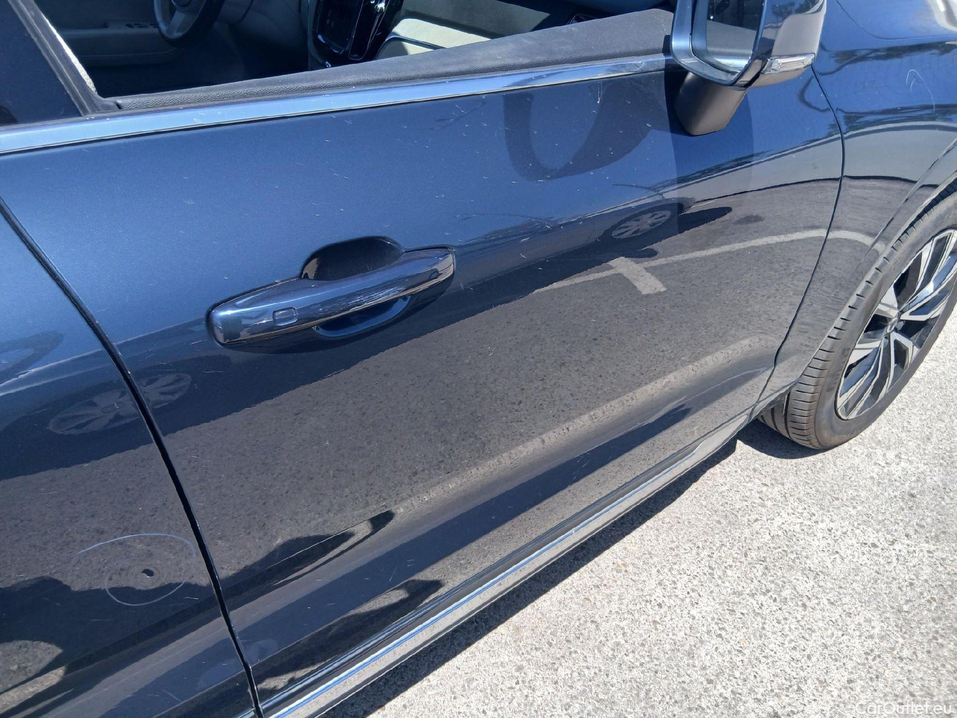  Volvo  XC60 VOLVO  / 2017 / 5P / todoterreno 2.0 B4 D AWD Plus Bright Auto #38