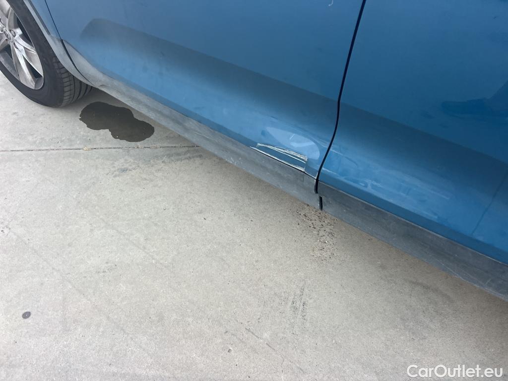  Volvo  XC 40 VOLVO XC40 / 2021 / 5P / todoterreno 2.0 B3 G Core Auto #3