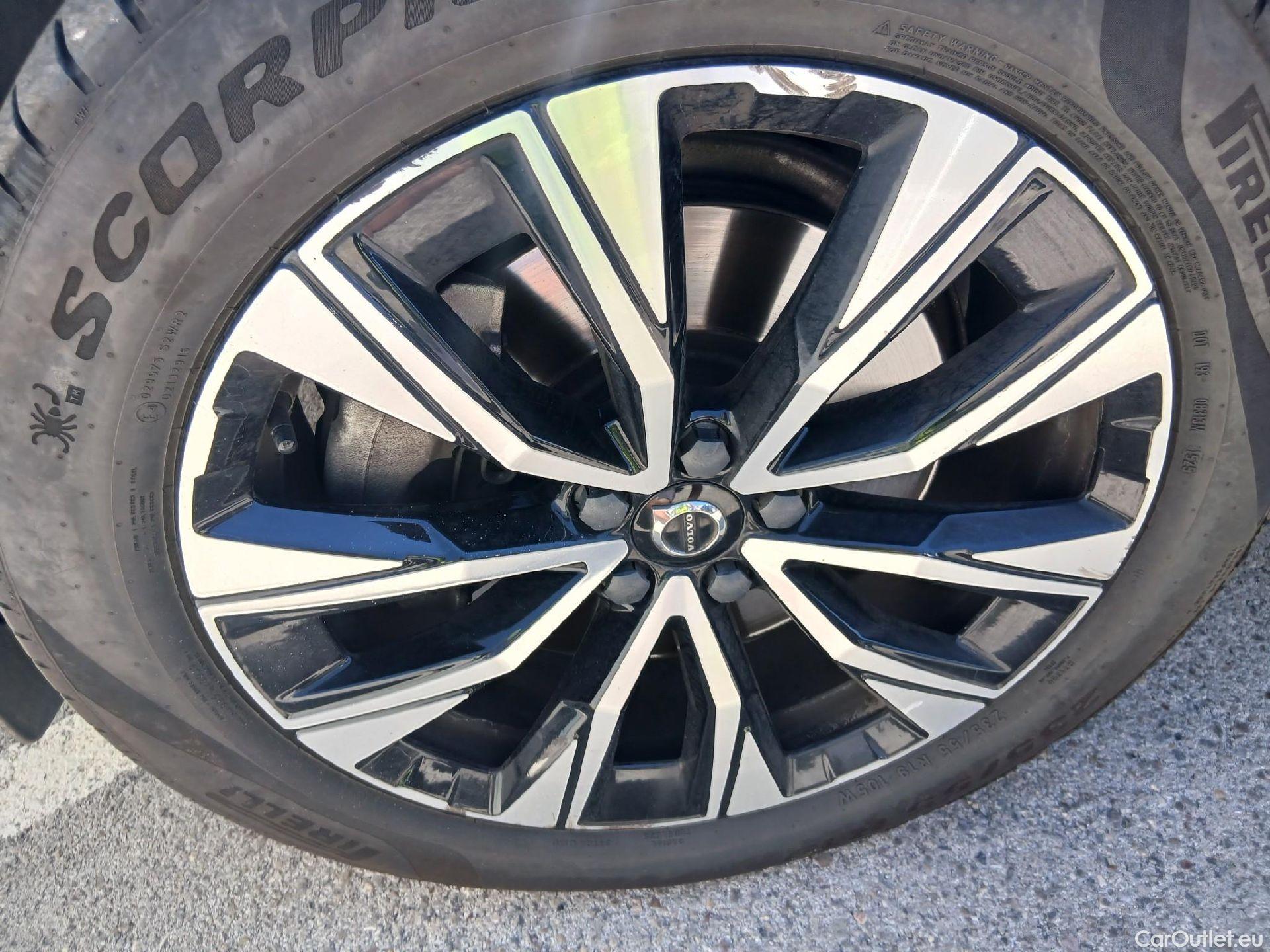  Volvo  XC60 VOLVO  / 2017 / 5P / todoterreno 2.0 B4 D AWD Plus Bright Auto #8