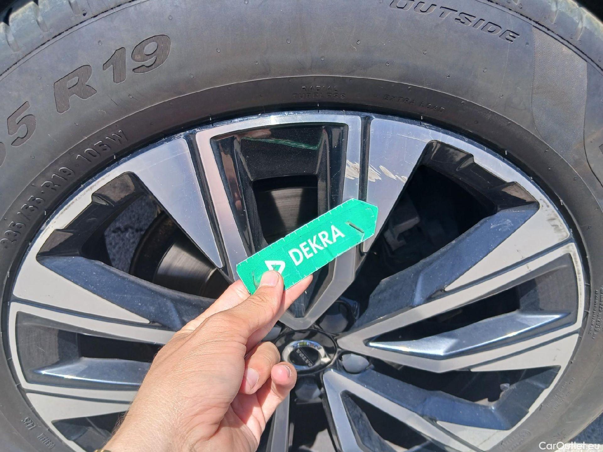  Volvo  XC60 VOLVO  / 2017 / 5P / todoterreno 2.0 B4 D AWD Plus Bright Auto #31