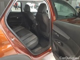  Peugeot  3008 PEUGEOT  / 2016 / 5P / SUV BLUEHDI 130 EAT8 SeS ALLURE #104