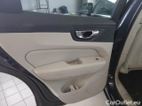  Volvo  XC60 VOLVO  / 2017 / 5P / SUV B4 D AWD GEARTR. BUSINESS PLUS #143