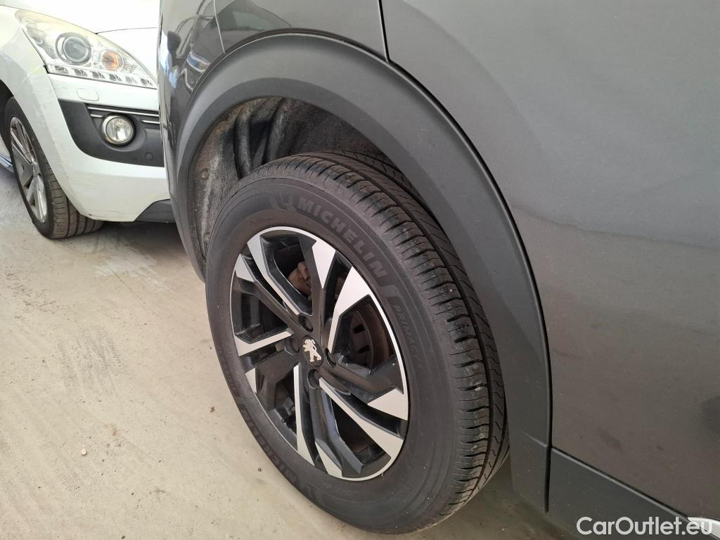  Peugeot  2008  Allure Business 1.5 HDi 130CV BVA8 E6d #25