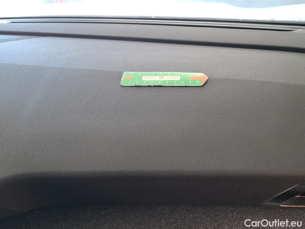  Peugeot  3008  II Allure Pack 1.2 PureTech 130CV BVA8 E6d #37