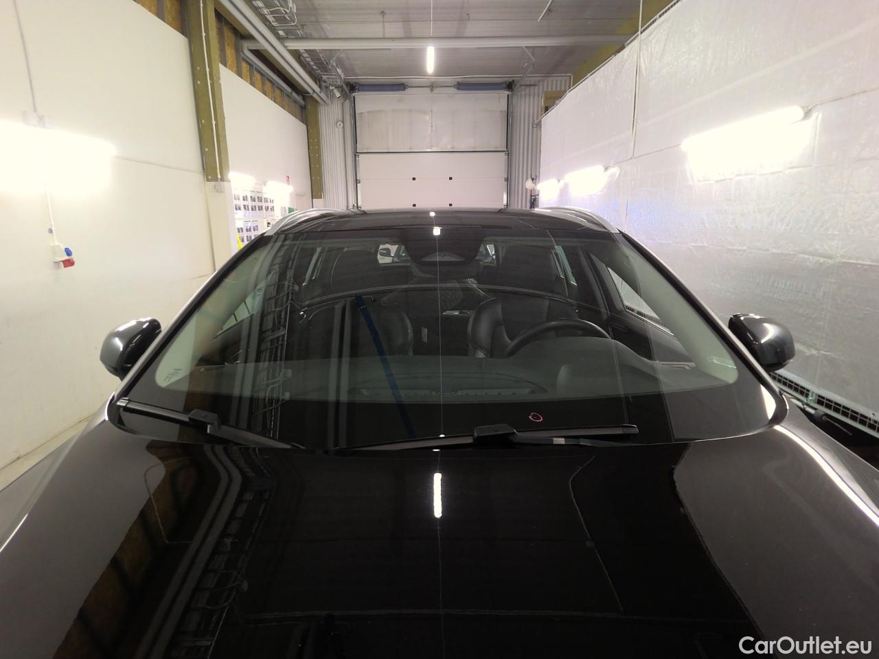  Volvo  V60  T6 350 Cor.Ed.Rec. AWD Aut #25