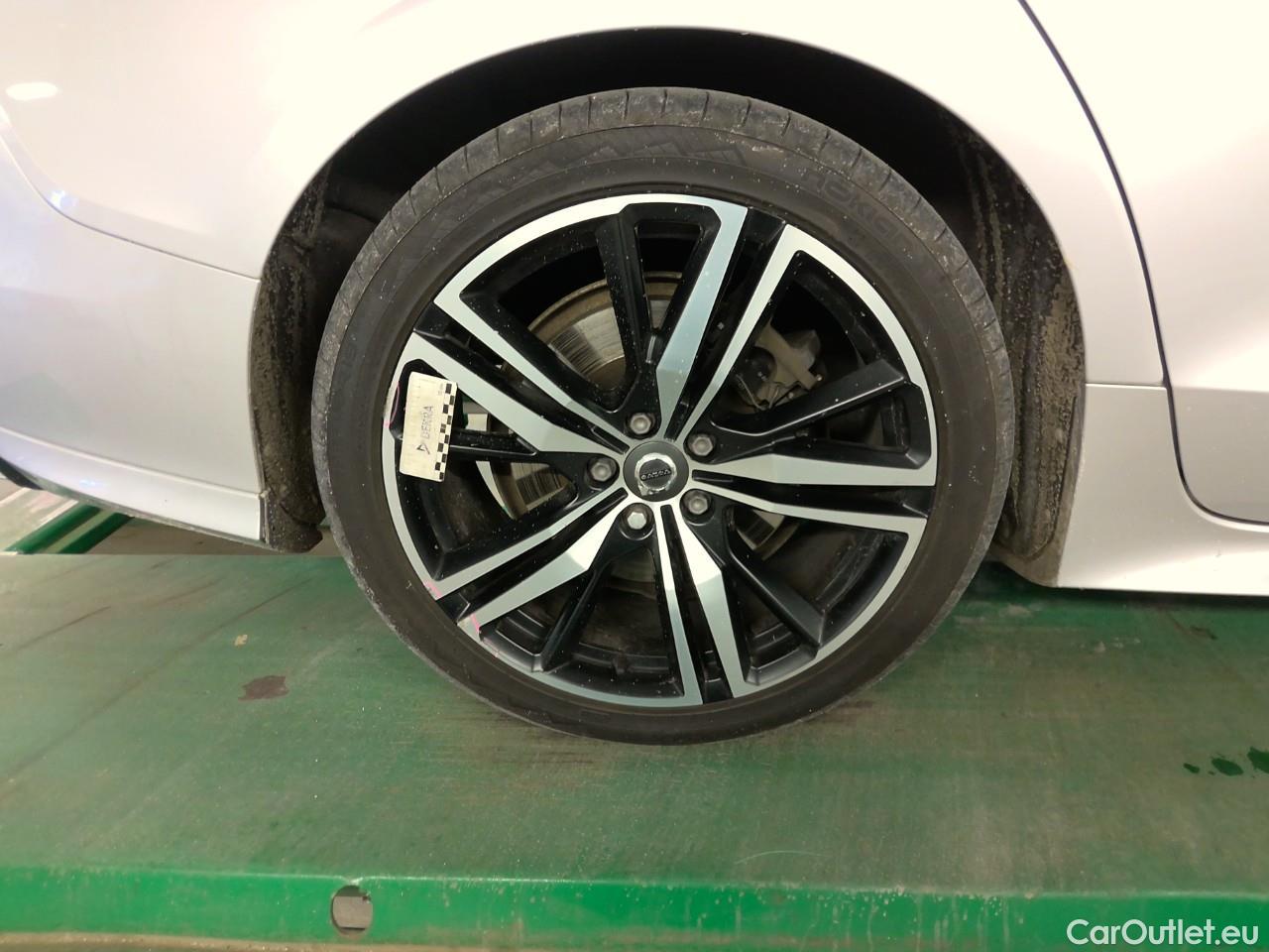  Volvo  V60  T8 PHEV R-Design Aut #14