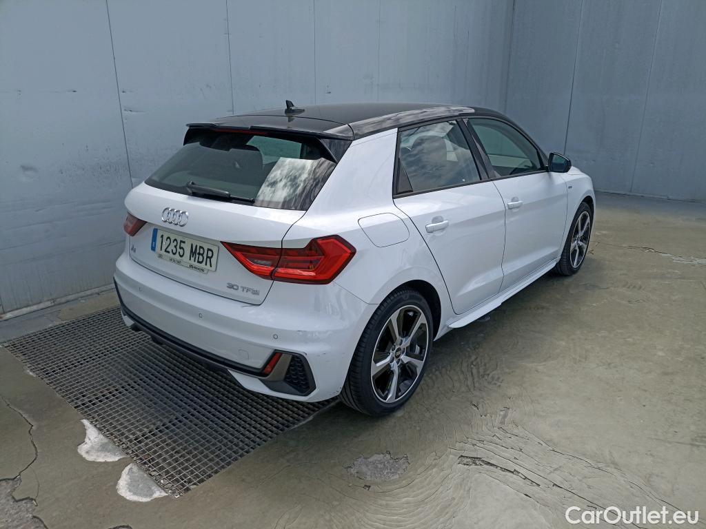 Audi  A1 Sportback AUDI A1 / 2018 / 5P / berlina con portón Sportback Adrenalin 30 TFSI 81kW S tron(SP) #17