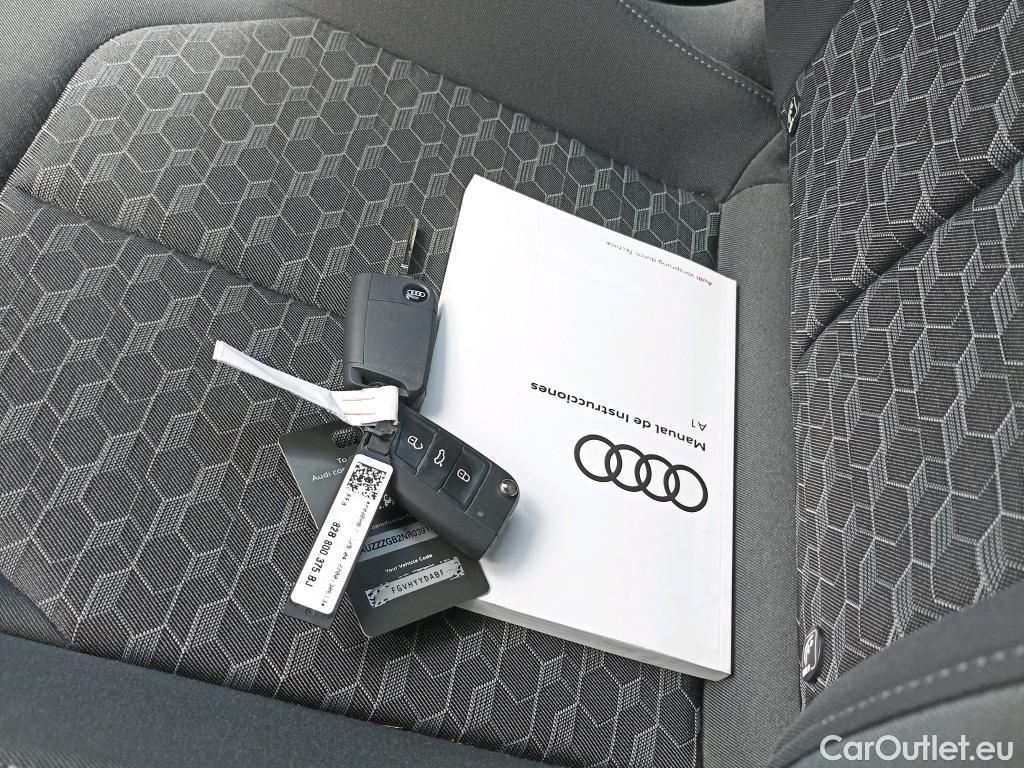 Audi  A1 Sportback AUDI A1 / 2018 / 5P / berlina con portón Sportback Adrenalin 30 TFSI 81kW S tron(SP) #8