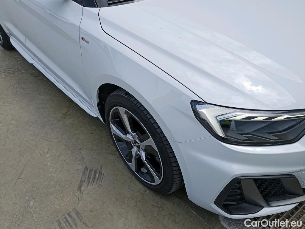  Audi  A1 Sportback AUDI A1 / 2018 / 5P / berlina con portón Sportback Adrenalin 30 TFSI 81kW S tron(SP) #5