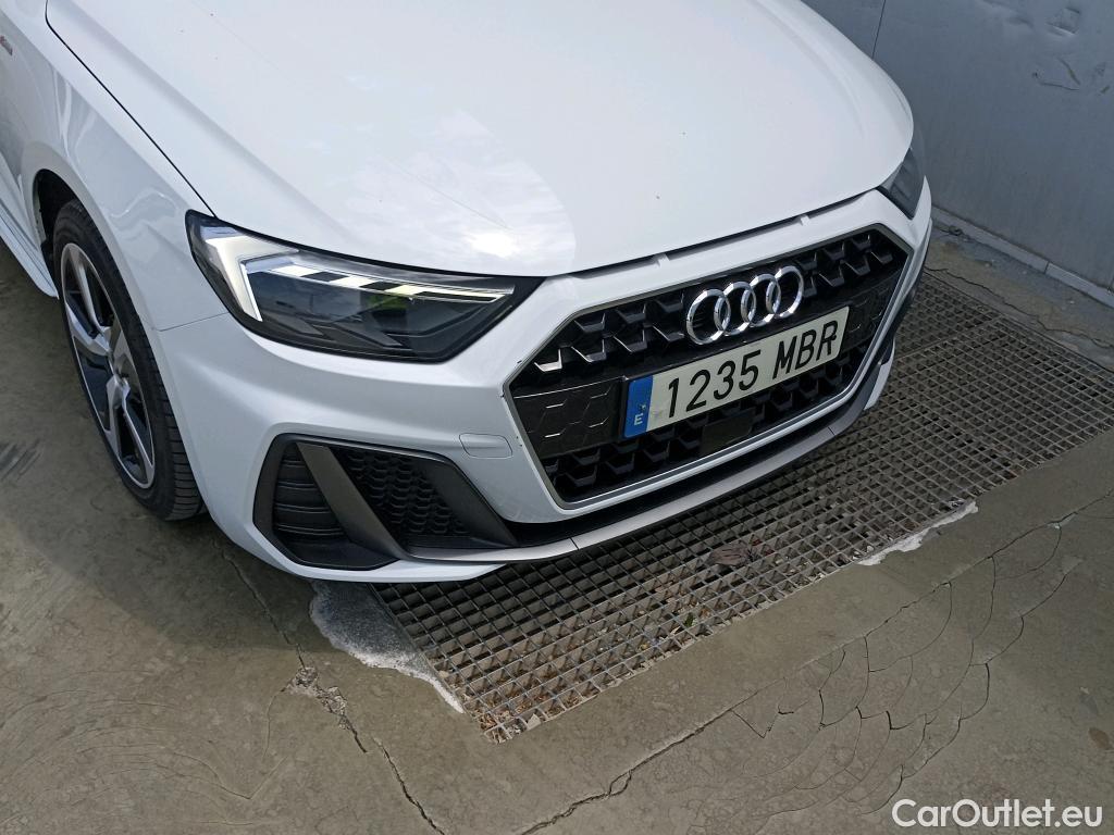  Audi  A1 Sportback AUDI A1 / 2018 / 5P / berlina con portón Sportback Adrenalin 30 TFSI 81kW S tron(SP) #15