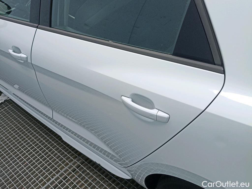  Audi  A1 Sportback AUDI A1 / 2018 / 5P / berlina con portón Sportback Adrenalin 30 TFSI 81kW S tron(SP) #13