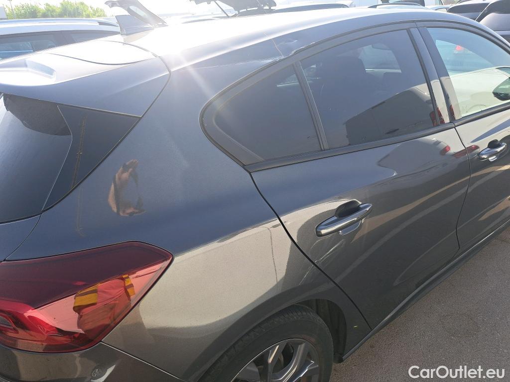  Ford  Focus FORD  / 2018 / 5P / berlina con portón 1.0 Ecoboost MHEV 92kW ST-Line Style SIP (AC) #5