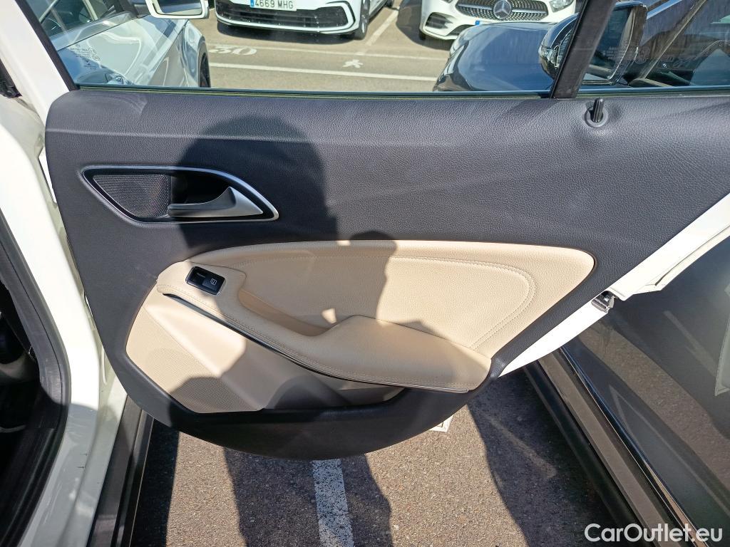  Mercedes  GLA MERCEDES-BENZ CLASE  5p 1G todoterreno  220 d Urban #11
