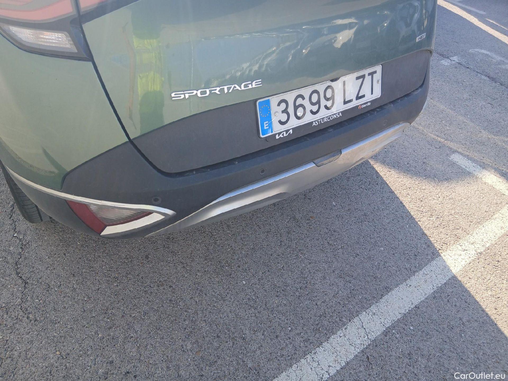  KIA  Sportage KIA  / 2022 / 5P / todoterreno 1.6 T-GDi HEV 171kW (230CV) Drive 4X2 #17