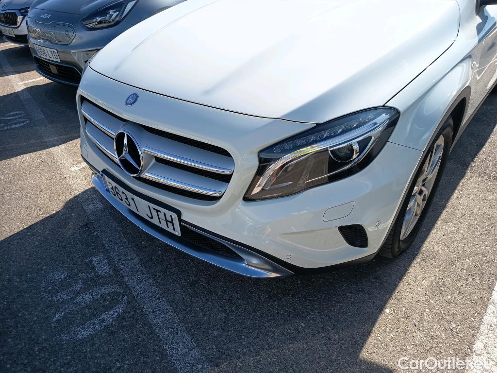  Mercedes  GLA MERCEDES-BENZ CLASE  5p 1G todoterreno  220 d Urban #13