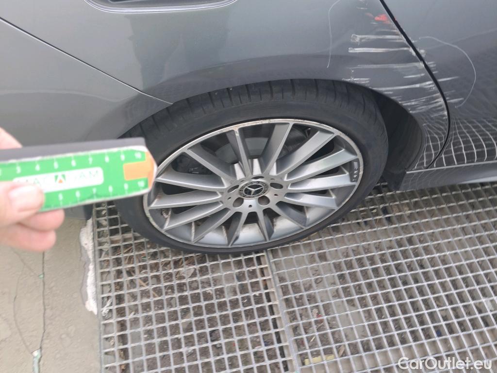  Mercedes  CLA-Klasse MERCEDES-BENZ CLA / 2019 / 4P / coupé CLA 250 e #13