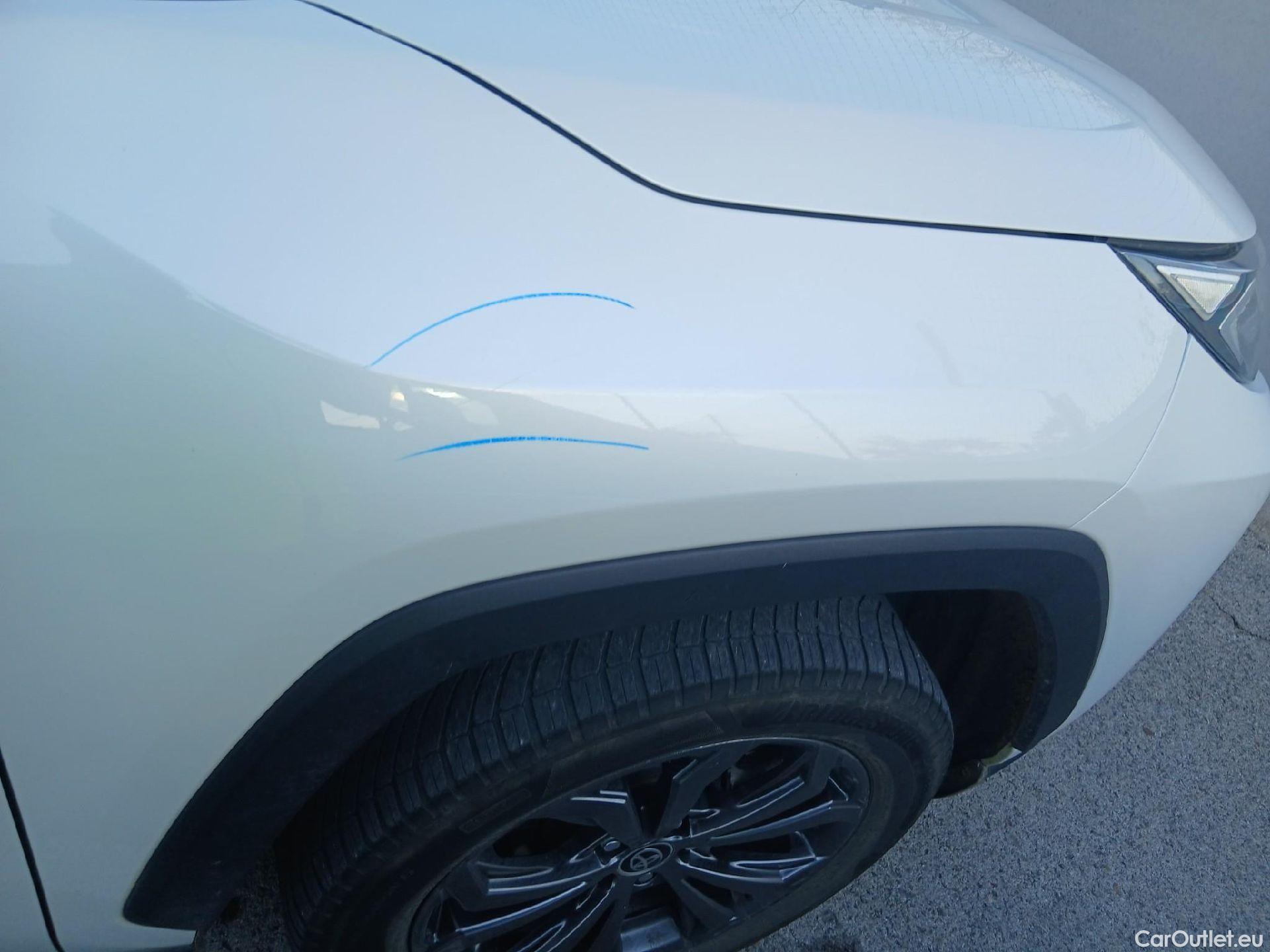  Toyota  RAV4 TOYOTA  / 2018 / 5P / todoterreno 2.5l 220H Advance 4WD #28