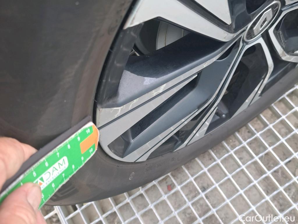  Renault  Captur RENAULT  / 2020 / 5P / todoterreno equilibre TCe 74 kW (100CV) GLP #2