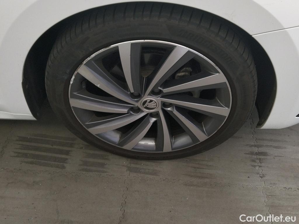  Skoda  Octavia SKODA  / 2020 / 5P / berlina con portón 2.0 TDI 110kW (150 CV) DSG Sport #5