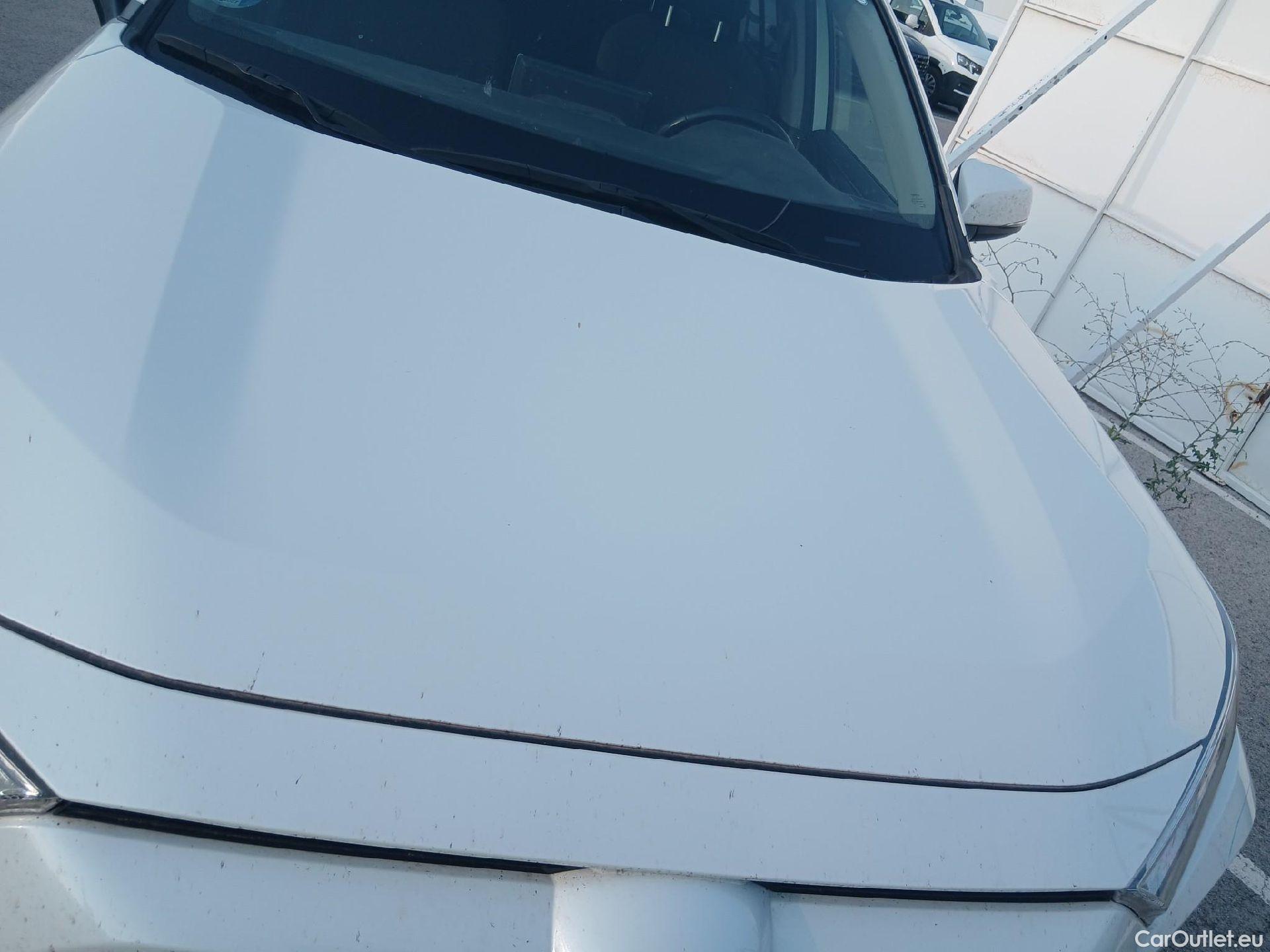  Toyota  RAV4 TOYOTA  / 2018 / 5P / todoterreno 2.5l 220H Advance 4WD #13